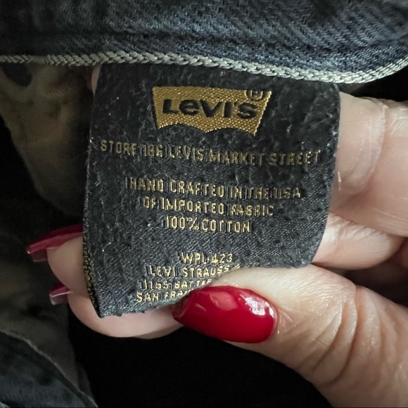 Levi’s Upcycled High Rise Raw Hem Crop Zipper Tuxedo Sides Denim Jeans - Picture 12 of 13